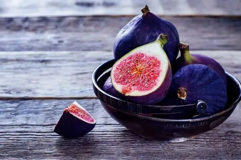 انجیر سیاه پلدختر با طعم خوش و کیفیت ممتاز باغی